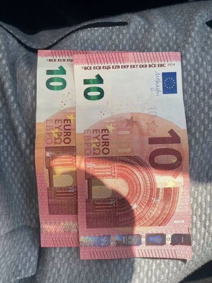 10 EURO BILLS - Image 2
