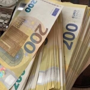 200 EURO BILLS